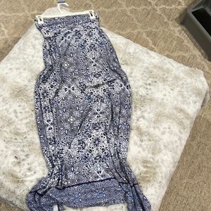 Maxi skirt. Could also be worn as a sleeveless dress. Cotton. Very comfy.